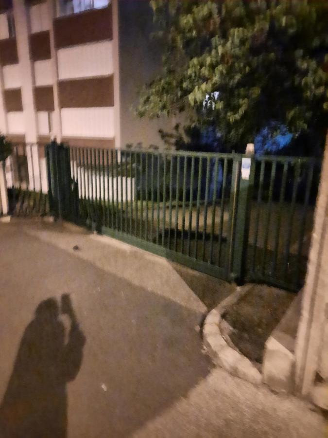 Grand Appartement Fonctionnel Et Calme Sur Lyon8 A 2 Pas Du Metro Exterior photo