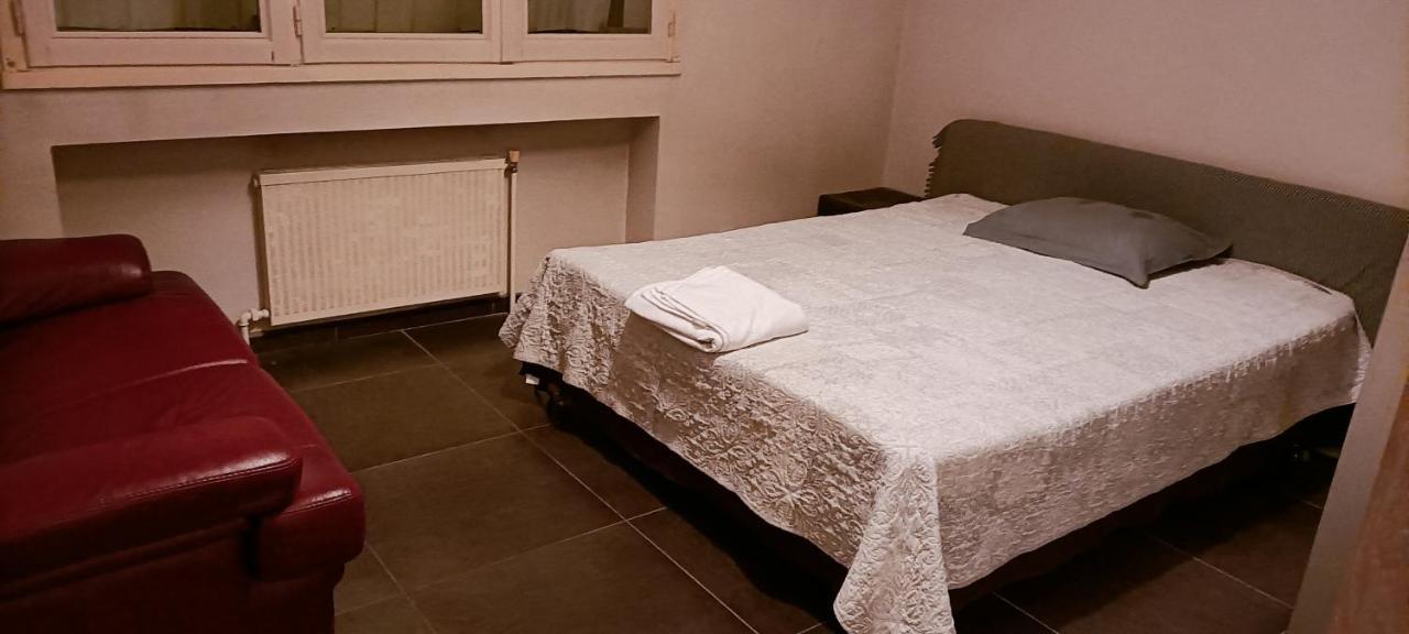 Grand Appartement Fonctionnel Et Calme Sur Lyon8 A 2 Pas Du Metro Exterior photo